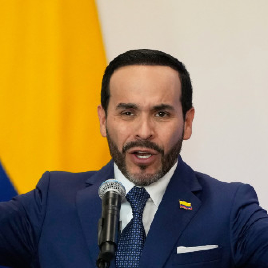 Colombian President's Endorsement Triggers American Outrage Over Foreign Interference